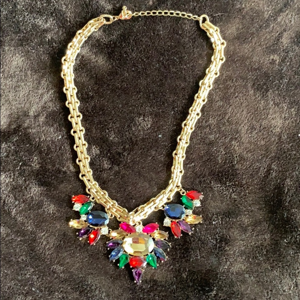 Statement necklace